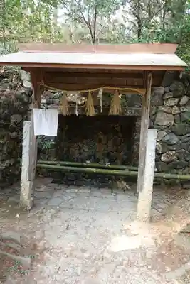 猿丸神社の手水舎