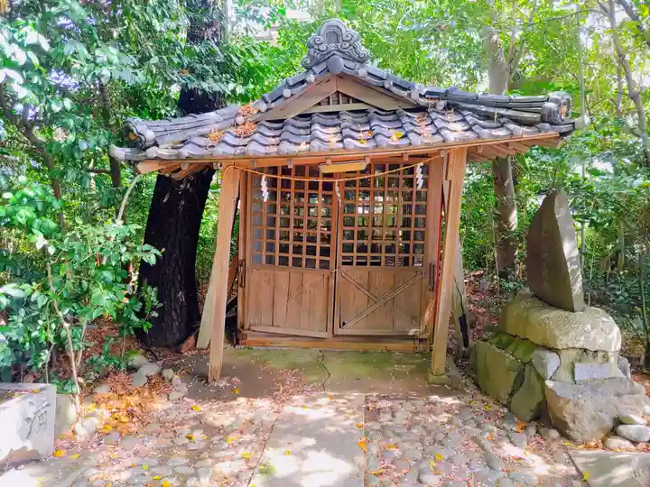 白郷稲荷神社の末社・摂社