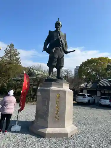 豊國神社の{uncategorized: "未分類", other: "その他", undefined: "問題あり", building: "その他建物", grave: "お墓", sacred_gate: "鳥居", guardian: "狛犬", statue: "像", buddha: "仏像", history: "歴史", nature: "自然", garden: "庭園", animal: "動物", pagoda: "塔", temizu: "手水舎", mountain_gate: "山門・神門", sanctuary: "本殿・本堂", subordinate: "末社・摂社", art: "芸術", scenery: "景色", jizo: "地蔵", ema: "絵馬", goshuin: "御朱印", omikuji: "おみくじ", items: "授与品その他", amulet: "お守り", goshuincho: "御朱印帳", eats: "食事", festival: "お祭り", votive_dance: "神楽", shichigosan: "七五三参", wedding: "結婚式", experience: "体験その他", initially: "初詣", around: "周辺", anti_infection: "感染症対策"}