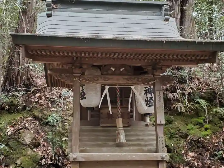 鍬渓神社の末社・摂社