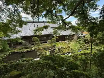 當麻寺西南院の{uncategorized: "未分類", other: "その他", undefined: "問題あり", building: "その他建物", grave: "お墓", sacred_gate: "鳥居", guardian: "狛犬", statue: "像", buddha: "仏像", history: "歴史", nature: "自然", garden: "庭園", animal: "動物", pagoda: "塔", temizu: "手水舎", mountain_gate: "山門・神門", sanctuary: "本殿・本堂", subordinate: "末社・摂社", art: "芸術", scenery: "景色", jizo: "地蔵", ema: "絵馬", goshuin: "御朱印", omikuji: "おみくじ", items: "授与品その他", amulet: "お守り", goshuincho: "御朱印帳", eats: "食事", festival: "お祭り", votive_dance: "神楽", shichigosan: "七五三参", wedding: "結婚式", experience: "体験その他", initially: "初詣", around: "周辺", anti_infection: "感染症対策"}