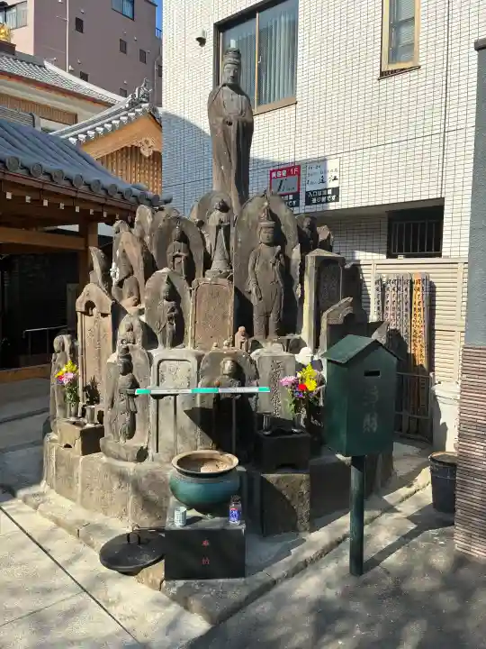 眞性寺の{uncategorized: "未分類", other: "その他", undefined: "問題あり", building: "その他建物", grave: "お墓", sacred_gate: "鳥居", guardian: "狛犬", statue: "像", buddha: "仏像", history: "歴史", nature: "自然", garden: "庭園", animal: "動物", pagoda: "塔", temizu: "手水舎", mountain_gate: "山門・神門", sanctuary: "本殿・本堂", subordinate: "末社・摂社", art: "芸術", scenery: "景色", jizo: "地蔵", ema: "絵馬", goshuin: "御朱印", omikuji: "おみくじ", items: "授与品その他", amulet: "お守り", goshuincho: "御朱印帳", eats: "食事", festival: "お祭り", votive_dance: "神楽", shichigosan: "七五三参", wedding: "結婚式", experience: "体験その他", initially: "初詣", around: "周辺", anti_infection: "感染症対策"}