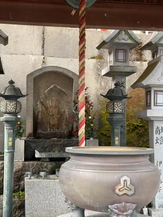 玉蔵院の{uncategorized: "未分類", other: "その他", undefined: "問題あり", building: "その他建物", grave: "お墓", sacred_gate: "鳥居", guardian: "狛犬", statue: "像", buddha: "仏像", history: "歴史", nature: "自然", garden: "庭園", animal: "動物", pagoda: "塔", temizu: "手水舎", mountain_gate: "山門・神門", sanctuary: "本殿・本堂", subordinate: "末社・摂社", art: "芸術", scenery: "景色", jizo: "地蔵", ema: "絵馬", goshuin: "御朱印", omikuji: "おみくじ", items: "授与品その他", amulet: "お守り", goshuincho: "御朱印帳", eats: "食事", festival: "お祭り", votive_dance: "神楽", shichigosan: "七五三参", wedding: "結婚式", experience: "体験その他", initially: "初詣", around: "周辺", anti_infection: "感染症対策"}