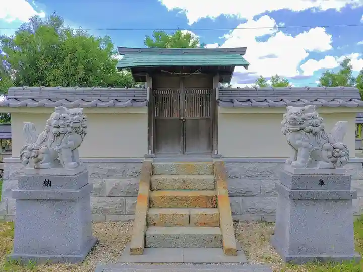 八龍神社(東八龍社)の本殿・本堂