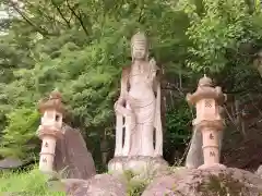 介山大菩薩堂（裂石観音）(山梨県)