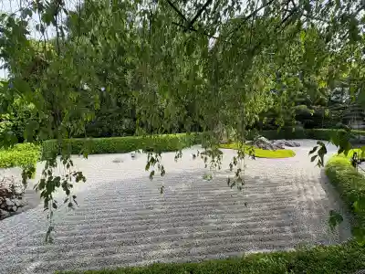 退蔵院の{uncategorized: "未分類", other: "その他", undefined: "問題あり", building: "その他建物", grave: "お墓", sacred_gate: "鳥居", guardian: "狛犬", statue: "像", buddha: "仏像", history: "歴史", nature: "自然", garden: "庭園", animal: "動物", pagoda: "塔", temizu: "手水舎", mountain_gate: "山門・神門", sanctuary: "本殿・本堂", subordinate: "末社・摂社", art: "芸術", scenery: "景色", jizo: "地蔵", ema: "絵馬", goshuin: "御朱印", omikuji: "おみくじ", items: "授与品その他", amulet: "お守り", goshuincho: "御朱印帳", eats: "食事", festival: "お祭り", votive_dance: "神楽", shichigosan: "七五三参", wedding: "結婚式", experience: "体験その他", initially: "初詣", around: "周辺", anti_infection: "感染症対策"}