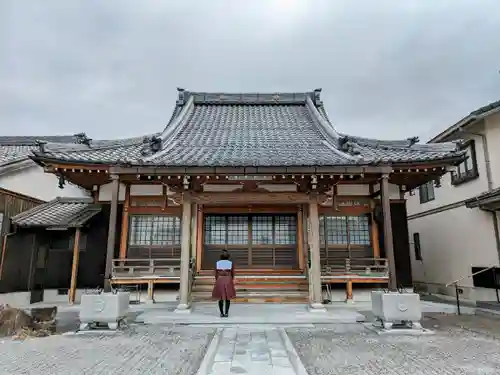 西法寺の本殿