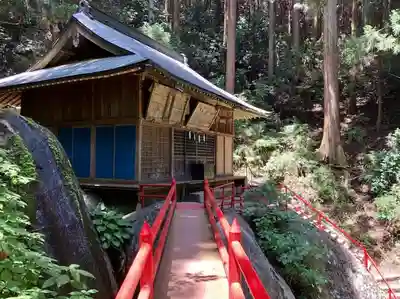 名草厳島神社の本殿・本堂
