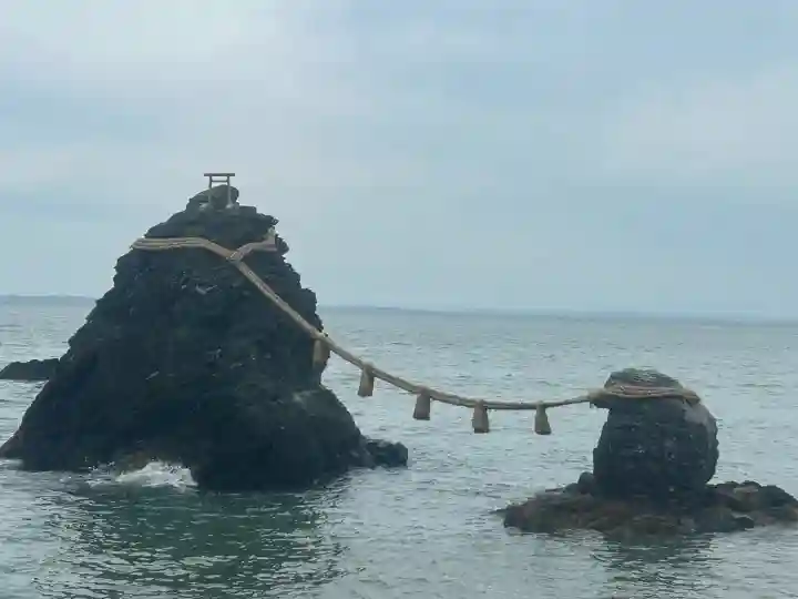 二見興玉神社の{uncategorized: "未分類", other: "その他", undefined: "問題あり", building: "その他建物", grave: "お墓", sacred_gate: "鳥居", guardian: "狛犬", statue: "像", buddha: "仏像", history: "歴史", nature: "自然", garden: "庭園", animal: "動物", pagoda: "塔", temizu: "手水舎", mountain_gate: "山門・神門", sanctuary: "本殿・本堂", subordinate: "末社・摂社", art: "芸術", scenery: "景色", jizo: "地蔵", ema: "絵馬", goshuin: "御朱印", omikuji: "おみくじ", items: "授与品その他", amulet: "お守り", goshuincho: "御朱印帳", eats: "食事", festival: "お祭り", votive_dance: "神楽", shichigosan: "七五三参", wedding: "結婚式", experience: "体験その他", initially: "初詣", around: "周辺", anti_infection: "感染症対策"}
