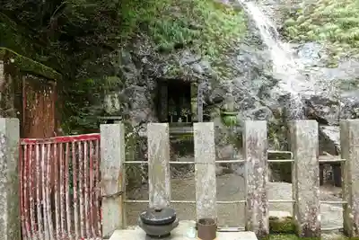 満願滝弁財天の末社・摂社