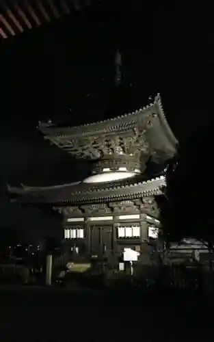 愛染堂勝鬘院の塔