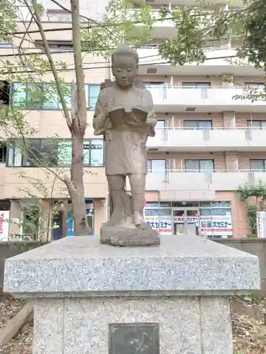 神明神社の像