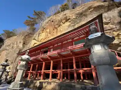 達谷窟毘沙門堂の{uncategorized: "未分類", other: "その他", undefined: "問題あり", building: "その他建物", grave: "お墓", sacred_gate: "鳥居", guardian: "狛犬", statue: "像", buddha: "仏像", history: "歴史", nature: "自然", garden: "庭園", animal: "動物", pagoda: "塔", temizu: "手水舎", mountain_gate: "山門・神門", sanctuary: "本殿・本堂", subordinate: "末社・摂社", art: "芸術", scenery: "景色", jizo: "地蔵", ema: "絵馬", goshuin: "御朱印", omikuji: "おみくじ", items: "授与品その他", amulet: "お守り", goshuincho: "御朱印帳", eats: "食事", festival: "お祭り", votive_dance: "神楽", shichigosan: "七五三参", wedding: "結婚式", experience: "体験その他", initially: "初詣", around: "周辺", anti_infection: "感染症対策"}