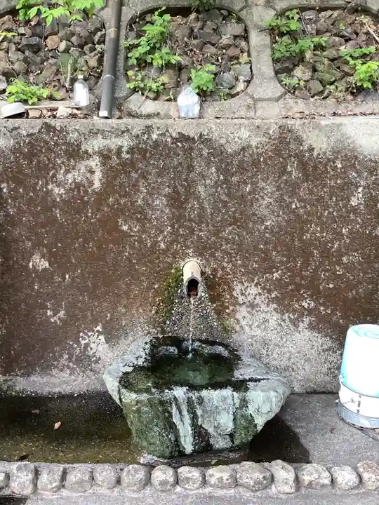 恵比寿❓の手水舎