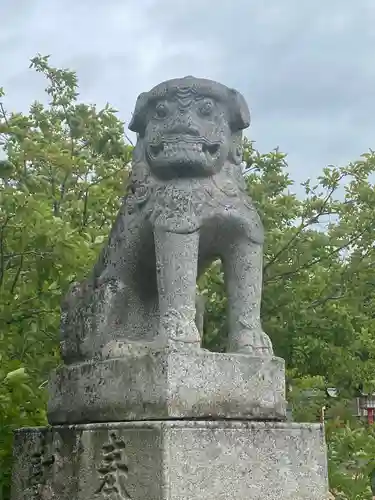 岡湊神社の狛犬