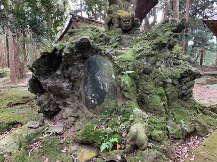 御嶽神社の狛犬