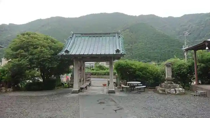 日蓮宗 法雲寺の山門・神門