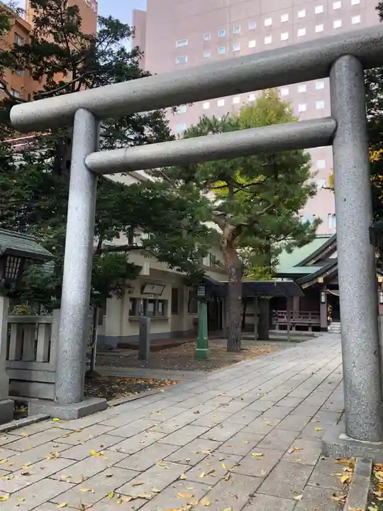 三吉神社の鳥居