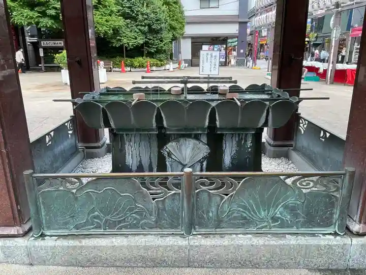 とげぬき地蔵尊 高岩寺の{uncategorized: "未分類", other: "その他", undefined: "問題あり", building: "その他建物", grave: "お墓", sacred_gate: "鳥居", guardian: "狛犬", statue: "像", buddha: "仏像", history: "歴史", nature: "自然", garden: "庭園", animal: "動物", pagoda: "塔", temizu: "手水舎", mountain_gate: "山門・神門", sanctuary: "本殿・本堂", subordinate: "末社・摂社", art: "芸術", scenery: "景色", jizo: "地蔵", ema: "絵馬", goshuin: "御朱印", omikuji: "おみくじ", items: "授与品その他", amulet: "お守り", goshuincho: "御朱印帳", eats: "食事", festival: "お祭り", votive_dance: "神楽", shichigosan: "七五三参", wedding: "結婚式", experience: "体験その他", initially: "初詣", around: "周辺", anti_infection: "感染症対策"}