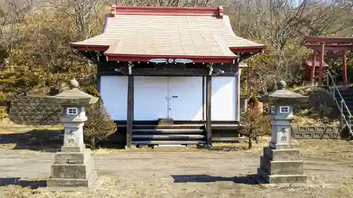 御﨑神社の本殿