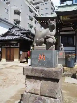 綾瀬稲荷神社の狛犬