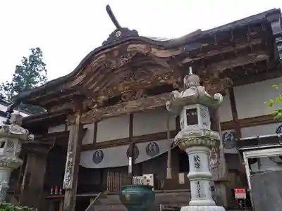 鶴林寺の本殿・本堂