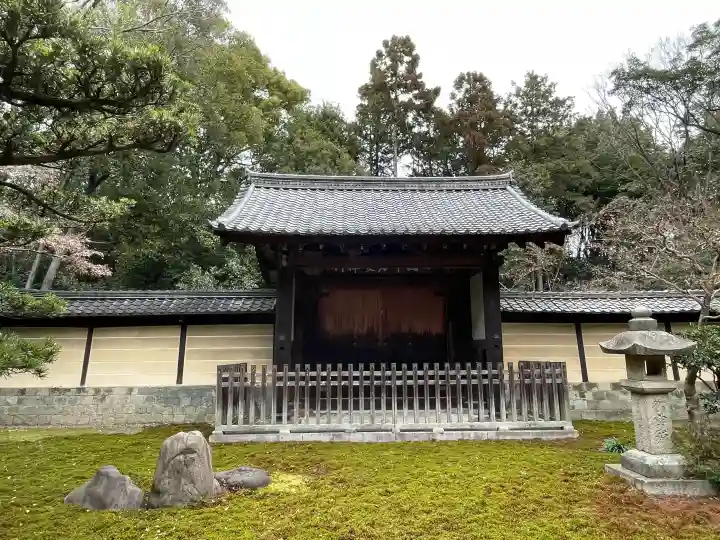 妙興報恩禅寺(妙興寺)の{uncategorized: "未分類", other: "その他", undefined: "問題あり", building: "その他建物", grave: "お墓", sacred_gate: "鳥居", guardian: "狛犬", statue: "像", buddha: "仏像", history: "歴史", nature: "自然", garden: "庭園", animal: "動物", pagoda: "塔", temizu: "手水舎", mountain_gate: "山門・神門", sanctuary: "本殿・本堂", subordinate: "末社・摂社", art: "芸術", scenery: "景色", jizo: "地蔵", ema: "絵馬", goshuin: "御朱印", omikuji: "おみくじ", items: "授与品その他", amulet: "お守り", goshuincho: "御朱印帳", eats: "食事", festival: "お祭り", votive_dance: "神楽", shichigosan: "七五三参", wedding: "結婚式", experience: "体験その他", initially: "初詣", around: "周辺", anti_infection: "感染症対策"}