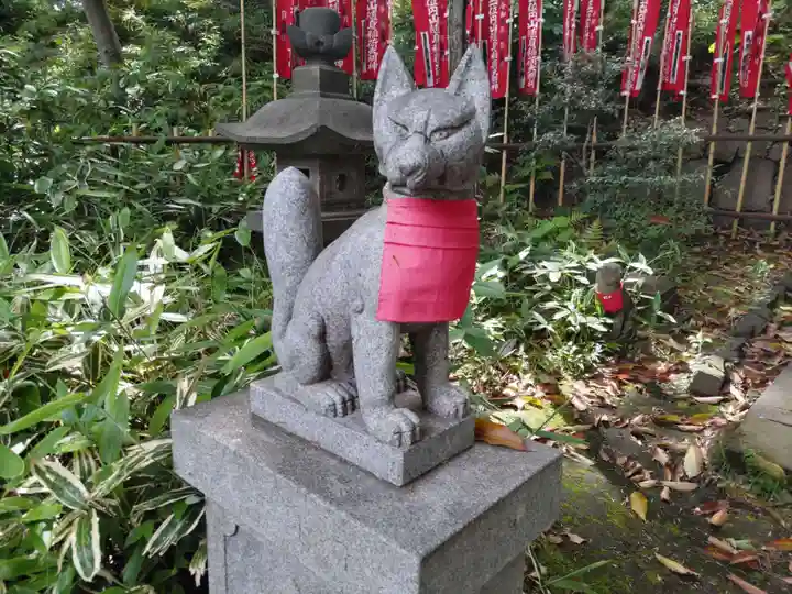 円山随身稲荷大明神の狛犬