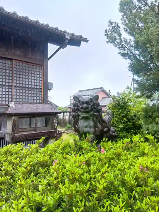 天王神社の{uncategorized: "未分類", other: "その他", undefined: "問題あり", building: "その他建物", grave: "お墓", sacred_gate: "鳥居", guardian: "狛犬", statue: "像", buddha: "仏像", history: "歴史", nature: "自然", garden: "庭園", animal: "動物", pagoda: "塔", temizu: "手水舎", mountain_gate: "山門・神門", sanctuary: "本殿・本堂", subordinate: "末社・摂社", art: "芸術", scenery: "景色", jizo: "地蔵", ema: "絵馬", goshuin: "御朱印", omikuji: "おみくじ", items: "授与品その他", amulet: "お守り", goshuincho: "御朱印帳", eats: "食事", festival: "お祭り", votive_dance: "神楽", shichigosan: "七五三参", wedding: "結婚式", experience: "体験その他", initially: "初詣", around: "周辺", anti_infection: "感染症対策"}