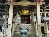 青岸渡寺の本殿・本堂