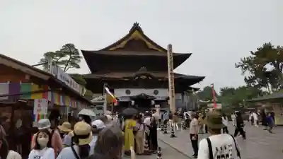 善光寺の本殿・本堂