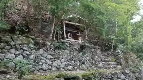 丹生川上神社（中社）の末社