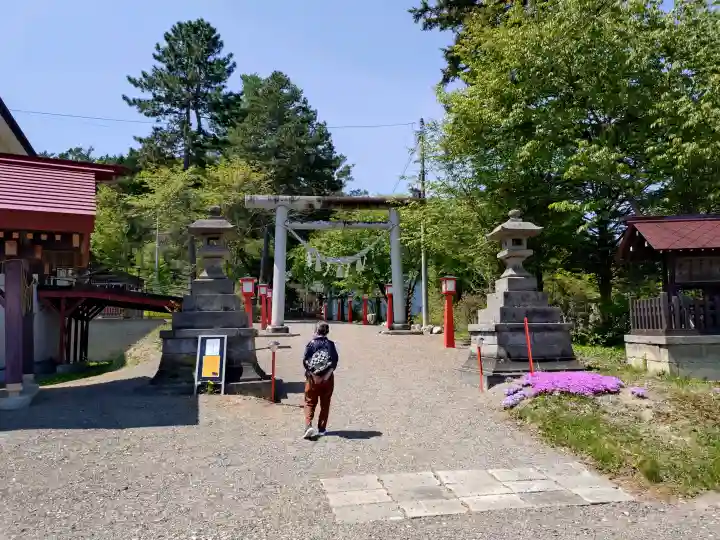 滝上神社の{uncategorized: "未分類", other: "その他", undefined: "問題あり", building: "その他建物", grave: "お墓", sacred_gate: "鳥居", guardian: "狛犬", statue: "像", buddha: "仏像", history: "歴史", nature: "自然", garden: "庭園", animal: "動物", pagoda: "塔", temizu: "手水舎", mountain_gate: "山門・神門", sanctuary: "本殿・本堂", subordinate: "末社・摂社", art: "芸術", scenery: "景色", jizo: "地蔵", ema: "絵馬", goshuin: "御朱印", omikuji: "おみくじ", items: "授与品その他", amulet: "お守り", goshuincho: "御朱印帳", eats: "食事", festival: "お祭り", votive_dance: "神楽", shichigosan: "七五三参", wedding: "結婚式", experience: "体験その他", initially: "初詣", around: "周辺", anti_infection: "感染症対策"}
