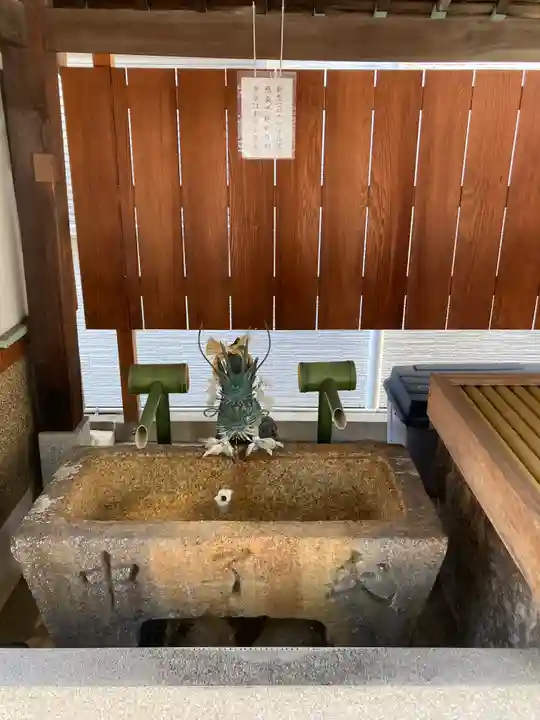 鶴見神社の手水舎