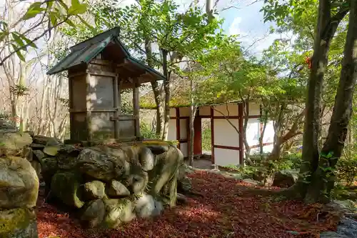 常寂光寺の末社