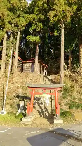 鸕鷀草神社の鳥居
