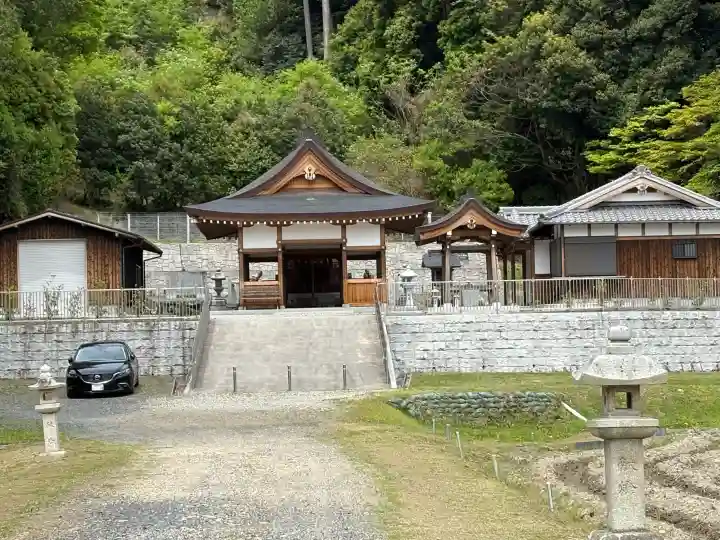 五百井神社の{uncategorized: "未分類", other: "その他", undefined: "問題あり", building: "その他建物", grave: "お墓", sacred_gate: "鳥居", guardian: "狛犬", statue: "像", buddha: "仏像", history: "歴史", nature: "自然", garden: "庭園", animal: "動物", pagoda: "塔", temizu: "手水舎", mountain_gate: "山門・神門", sanctuary: "本殿・本堂", subordinate: "末社・摂社", art: "芸術", scenery: "景色", jizo: "地蔵", ema: "絵馬", goshuin: "御朱印", omikuji: "おみくじ", items: "授与品その他", amulet: "お守り", goshuincho: "御朱印帳", eats: "食事", festival: "お祭り", votive_dance: "神楽", shichigosan: "七五三参", wedding: "結婚式", experience: "体験その他", initially: "初詣", around: "周辺", anti_infection: "感染症対策"}
