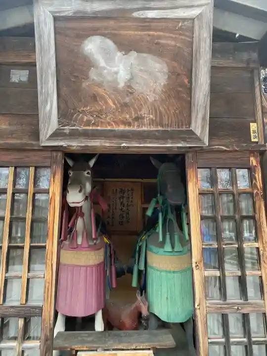 盛岡八幡宮の{uncategorized: "未分類", other: "その他", undefined: "問題あり", building: "その他建物", grave: "お墓", sacred_gate: "鳥居", guardian: "狛犬", statue: "像", buddha: "仏像", history: "歴史", nature: "自然", garden: "庭園", animal: "動物", pagoda: "塔", temizu: "手水舎", mountain_gate: "山門・神門", sanctuary: "本殿・本堂", subordinate: "末社・摂社", art: "芸術", scenery: "景色", jizo: "地蔵", ema: "絵馬", goshuin: "御朱印", omikuji: "おみくじ", items: "授与品その他", amulet: "お守り", goshuincho: "御朱印帳", eats: "食事", festival: "お祭り", votive_dance: "神楽", shichigosan: "七五三参", wedding: "結婚式", experience: "体験その他", initially: "初詣", around: "周辺", anti_infection: "感染症対策"}