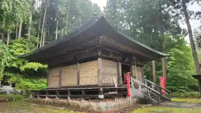 石行寺の本殿・本堂
