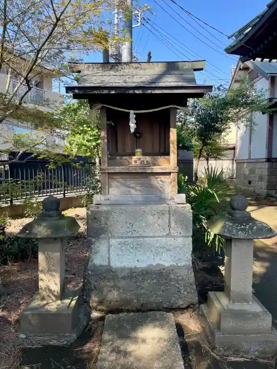 東伏見氷川神社の{uncategorized: "未分類", other: "その他", undefined: "問題あり", building: "その他建物", grave: "お墓", sacred_gate: "鳥居", guardian: "狛犬", statue: "像", buddha: "仏像", history: "歴史", nature: "自然", garden: "庭園", animal: "動物", pagoda: "塔", temizu: "手水舎", mountain_gate: "山門・神門", sanctuary: "本殿・本堂", subordinate: "末社・摂社", art: "芸術", scenery: "景色", jizo: "地蔵", ema: "絵馬", goshuin: "御朱印", omikuji: "おみくじ", items: "授与品その他", amulet: "お守り", goshuincho: "御朱印帳", eats: "食事", festival: "お祭り", votive_dance: "神楽", shichigosan: "七五三参", wedding: "結婚式", experience: "体験その他", initially: "初詣", around: "周辺", anti_infection: "感染症対策"}