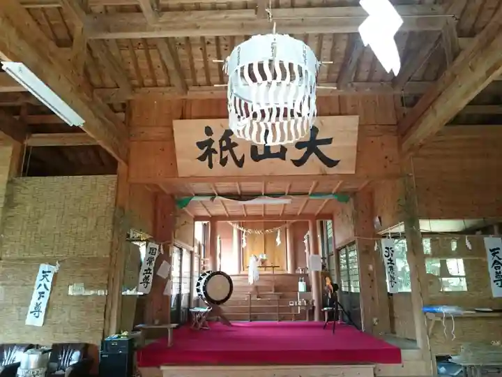郷原神社の本殿・本堂