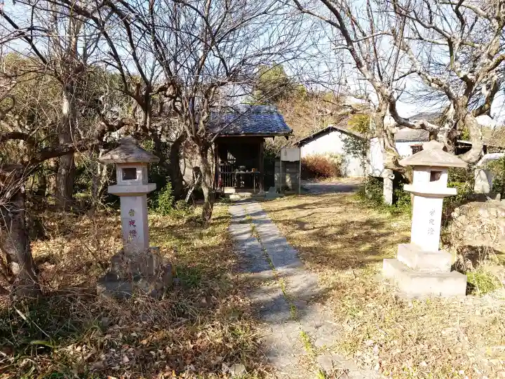 大行院神明殿の{uncategorized: "未分類", other: "その他", undefined: "問題あり", building: "その他建物", grave: "お墓", sacred_gate: "鳥居", guardian: "狛犬", statue: "像", buddha: "仏像", history: "歴史", nature: "自然", garden: "庭園", animal: "動物", pagoda: "塔", temizu: "手水舎", mountain_gate: "山門・神門", sanctuary: "本殿・本堂", subordinate: "末社・摂社", art: "芸術", scenery: "景色", jizo: "地蔵", ema: "絵馬", goshuin: "御朱印", omikuji: "おみくじ", items: "授与品その他", amulet: "お守り", goshuincho: "御朱印帳", eats: "食事", festival: "お祭り", votive_dance: "神楽", shichigosan: "七五三参", wedding: "結婚式", experience: "体験その他", initially: "初詣", around: "周辺", anti_infection: "感染症対策"}