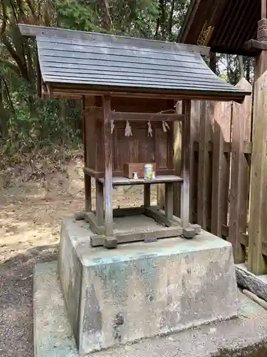 岡八幡神社の末社