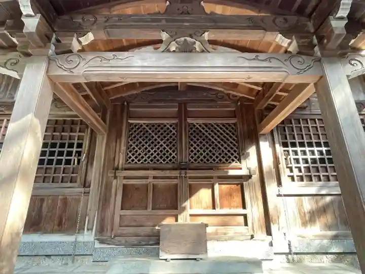 日吉神社の{uncategorized: "未分類", other: "その他", undefined: "問題あり", building: "その他建物", grave: "お墓", sacred_gate: "鳥居", guardian: "狛犬", statue: "像", buddha: "仏像", history: "歴史", nature: "自然", garden: "庭園", animal: "動物", pagoda: "塔", temizu: "手水舎", mountain_gate: "山門・神門", sanctuary: "本殿・本堂", subordinate: "末社・摂社", art: "芸術", scenery: "景色", jizo: "地蔵", ema: "絵馬", goshuin: "御朱印", omikuji: "おみくじ", items: "授与品その他", amulet: "お守り", goshuincho: "御朱印帳", eats: "食事", festival: "お祭り", votive_dance: "神楽", shichigosan: "七五三参", wedding: "結婚式", experience: "体験その他", initially: "初詣", around: "周辺", anti_infection: "感染症対策"}