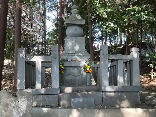 八柱神社のお墓