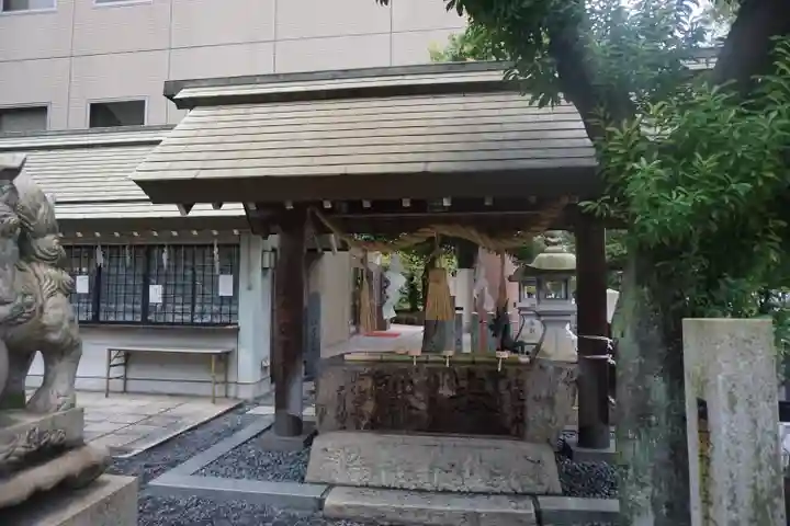 白神社の手水舎