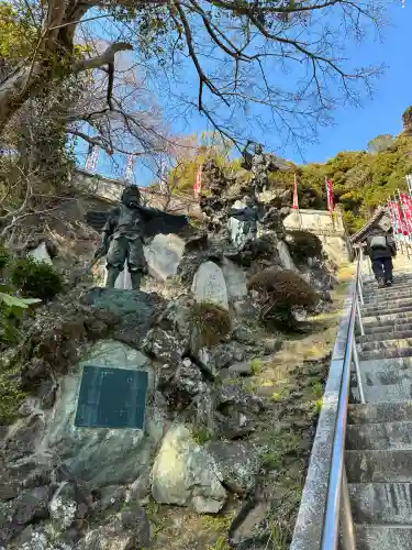 建長寺 半僧坊の{uncategorized: "未分類", other: "その他", undefined: "問題あり", building: "その他建物", grave: "お墓", sacred_gate: "鳥居", guardian: "狛犬", statue: "像", buddha: "仏像", history: "歴史", nature: "自然", garden: "庭園", animal: "動物", pagoda: "塔", temizu: "手水舎", mountain_gate: "山門・神門", sanctuary: "本殿・本堂", subordinate: "末社・摂社", art: "芸術", scenery: "景色", jizo: "地蔵", ema: "絵馬", goshuin: "御朱印", omikuji: "おみくじ", items: "授与品その他", amulet: "お守り", goshuincho: "御朱印帳", eats: "食事", festival: "お祭り", votive_dance: "神楽", shichigosan: "七五三参", wedding: "結婚式", experience: "体験その他", initially: "初詣", around: "周辺", anti_infection: "感染症対策"}