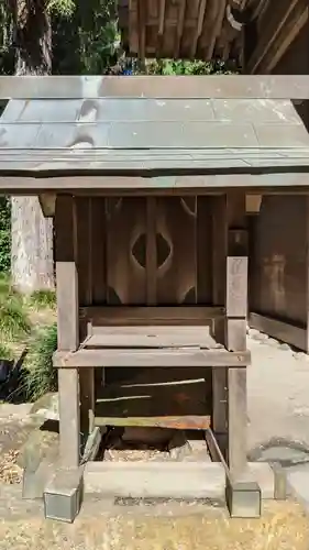 神明白山社相殿（杁下）の末社・摂社