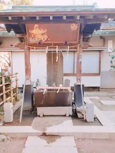 品川神社の手水舎