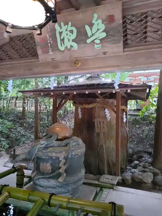 大神神社の手水舎
